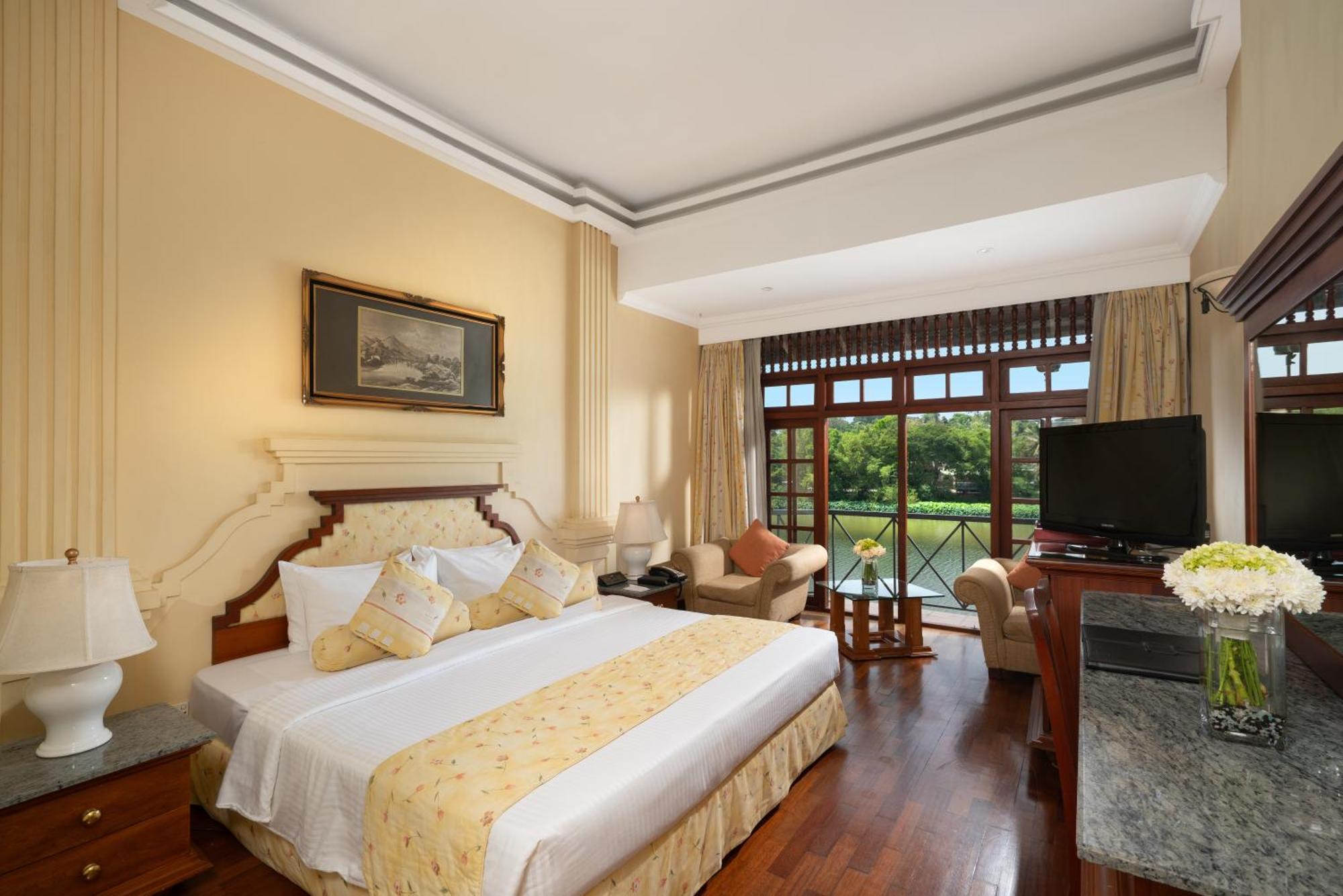 Mahaweli Reach Hotel Kandy Exteriör bild
