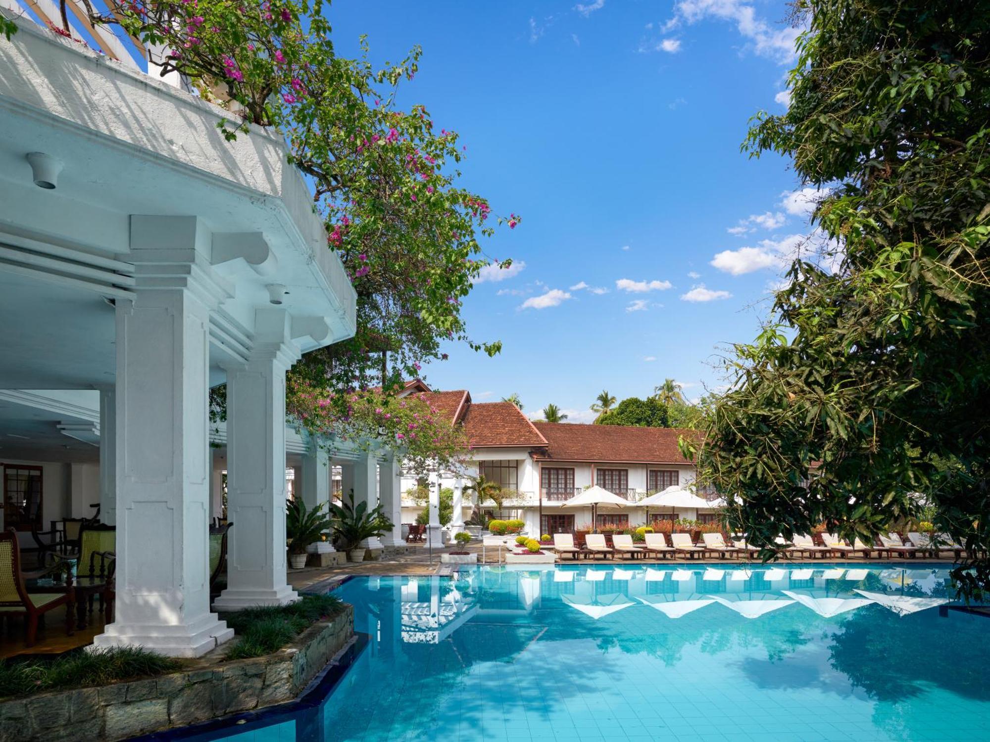 Mahaweli Reach Hotel Kandy Exteriör bild